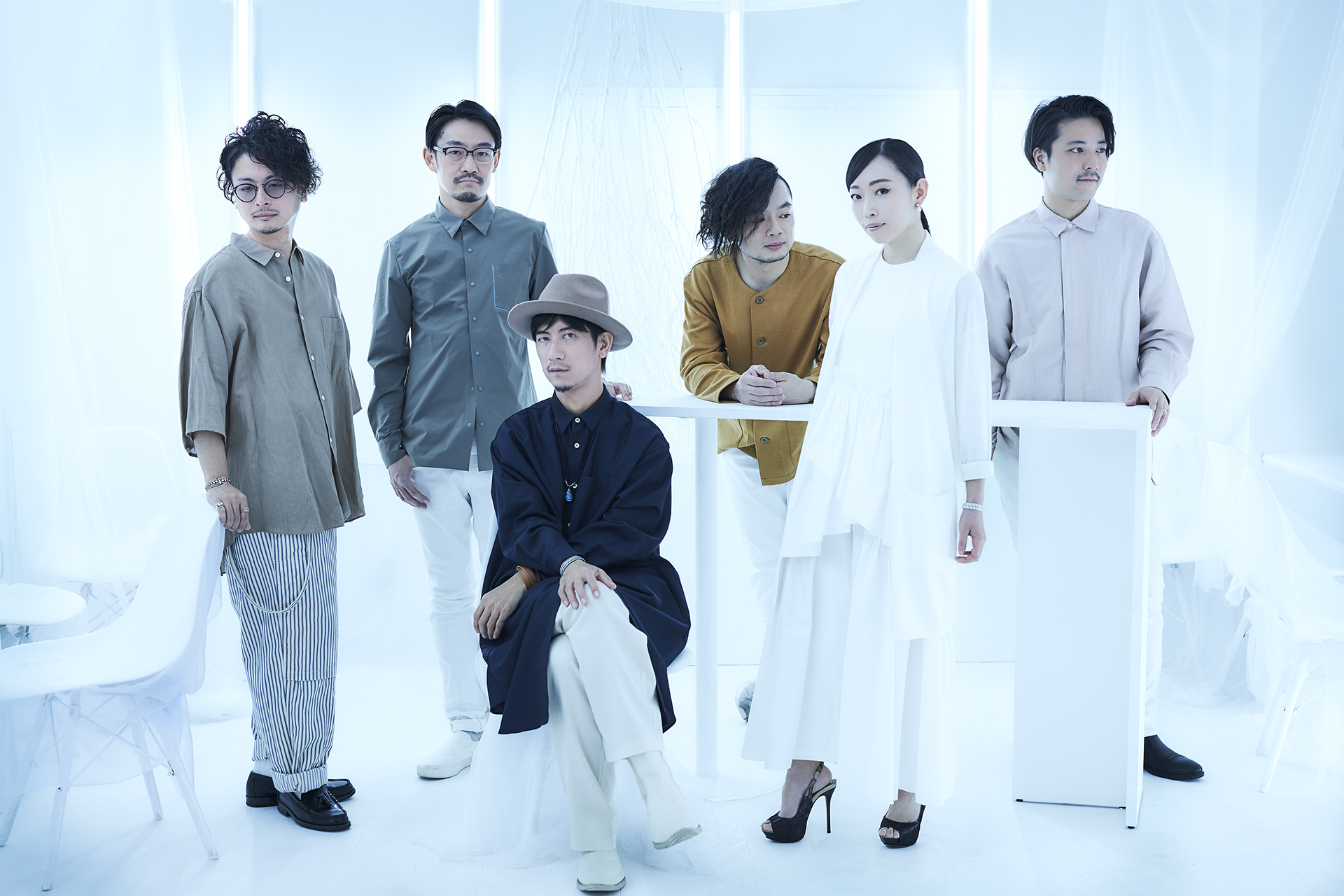 Left to Right : Iori Kimura（Pf frombohemianvoodoo / PRIMITIVE ART ORCHESTRA）Masashi Umeda（Ba form The Soul Klaxon / MORE THE MAN）yo_zo_（Sax）Ryosuke Tadakuma（Ds from chocolatre / MORE THE MAN）Saya Oiwa（Vln）Chikao Maruyama（Gt form Soothe / MORE THE MAN）  